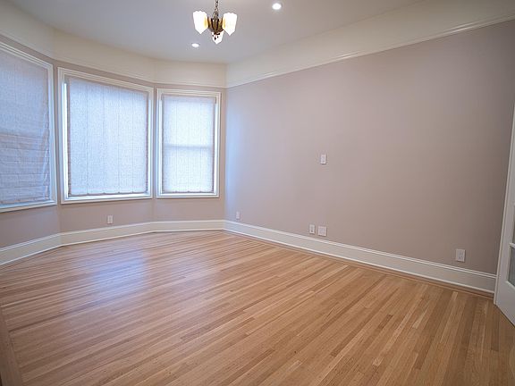 3rd image of 548 Vallejo St