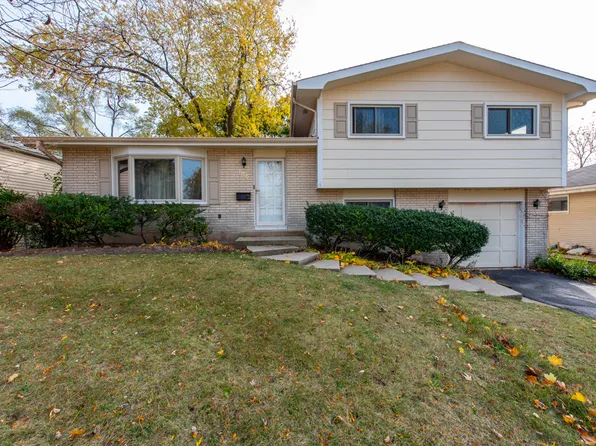 2621 Brnot Ave, Waukegan, IL 60087
