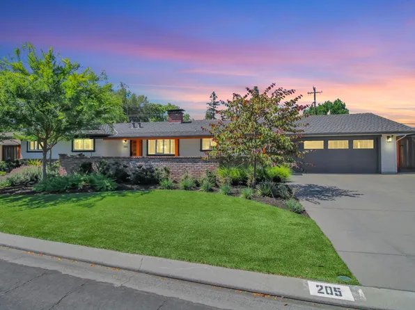 205 Robin Hood Dr, Modesto, CA 95350