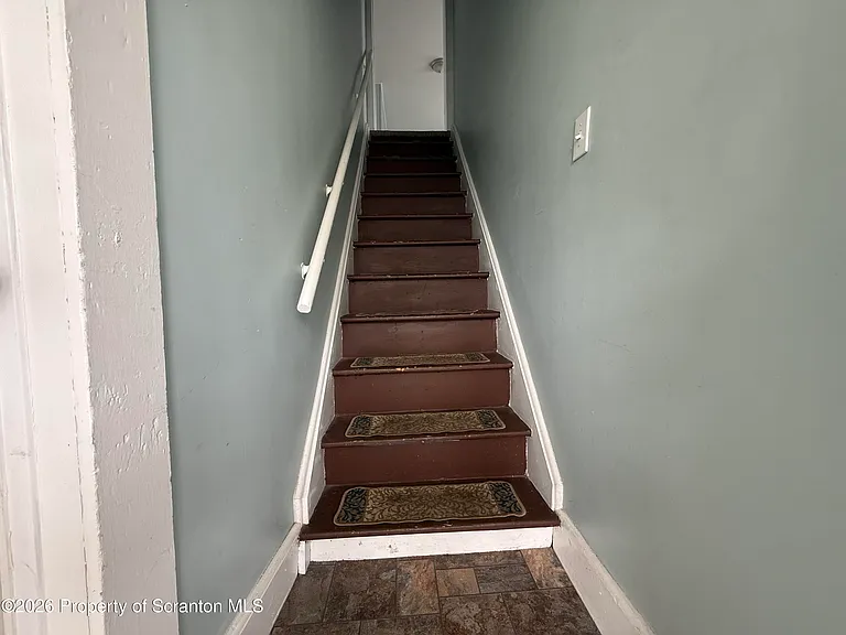 627 Sherwood Ave — Photo 4