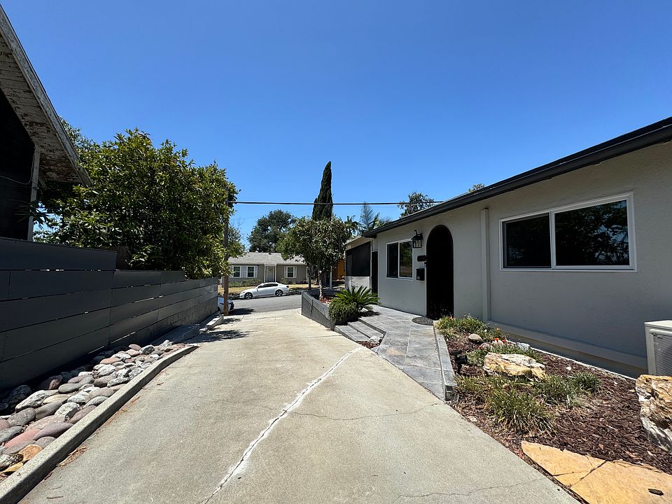 1st image of 2022 Dawson Ave #2022