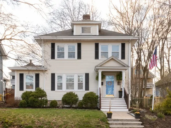 122 Greaton Rd, West Roxbury, MA 02132