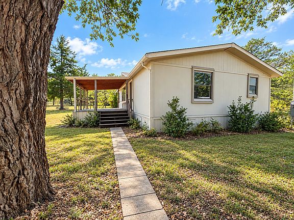 4th image of 215 Copperhead Ln