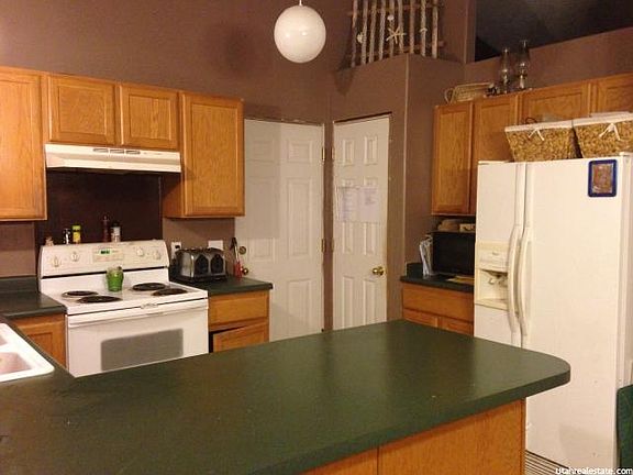 3rd image of 223 Starboard Ln