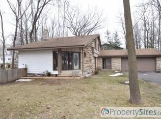 14330 W Wilbur Dr, New Berlin, WI 53151