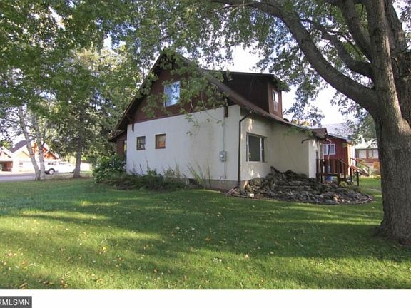 3rd image of 602 Aspen Ave