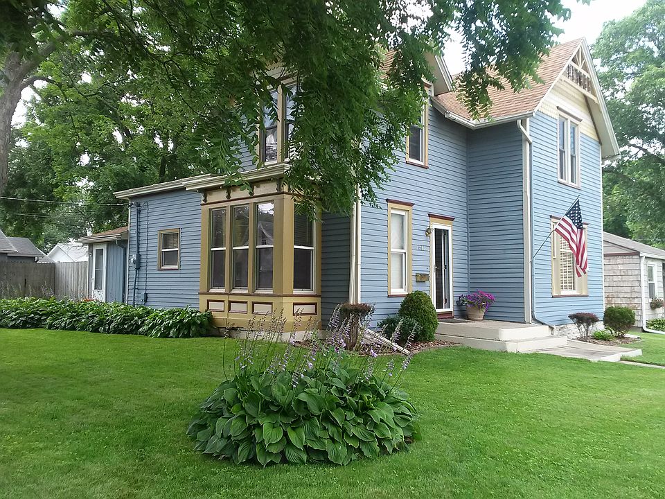 Exterior front/side view