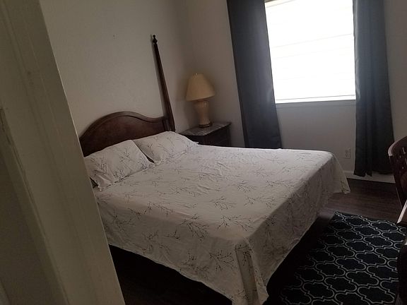 3rd image of 696 White Cliffs Dr APT B-1