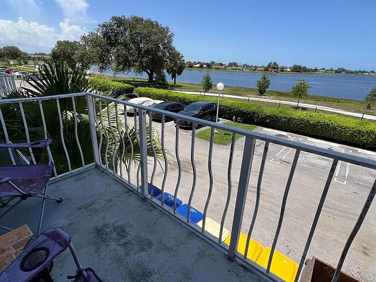 480 Executive Center Dr #2D — Photo 21