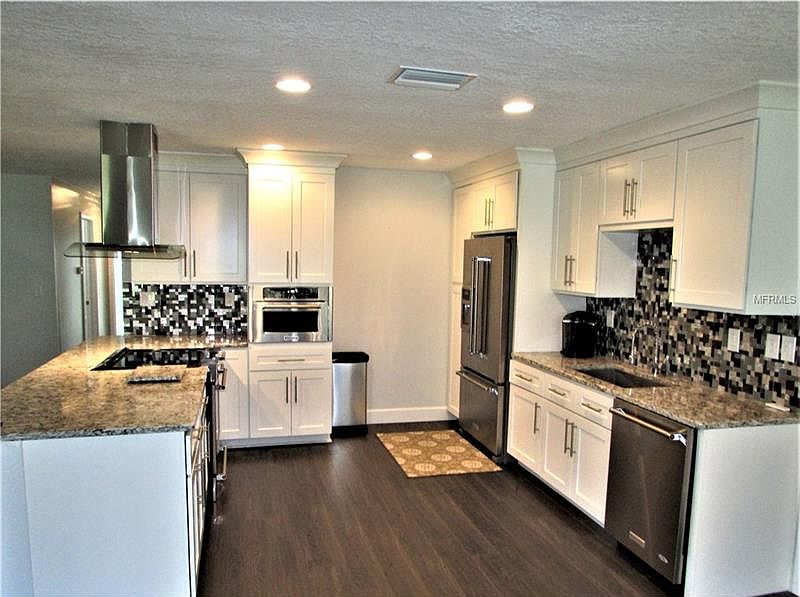 1st image of 1318 Moreland Dr Unit 105