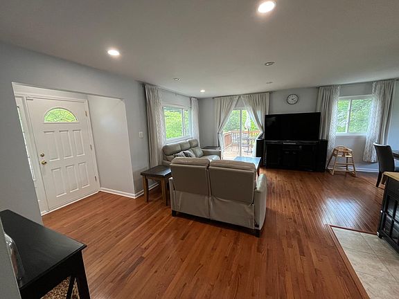 2nd image of 1709 Lorre Dr