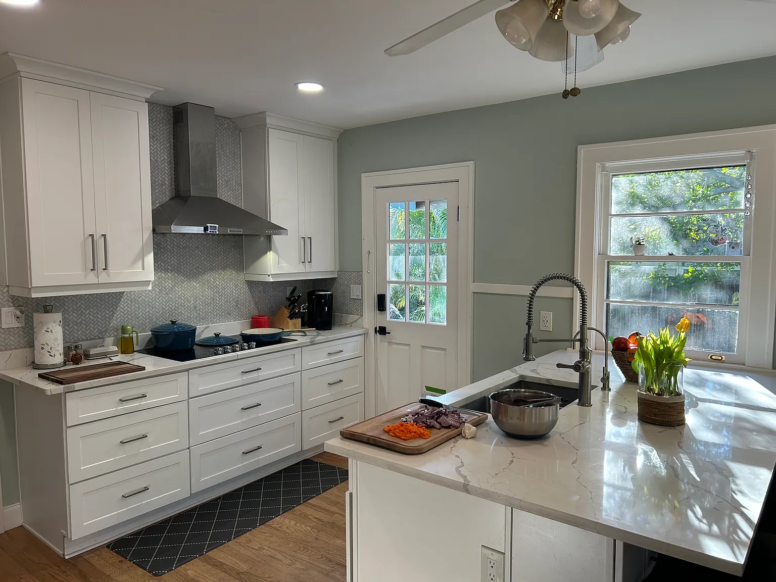 2 bed, 1154 sqft, $2,300 — Photo 1