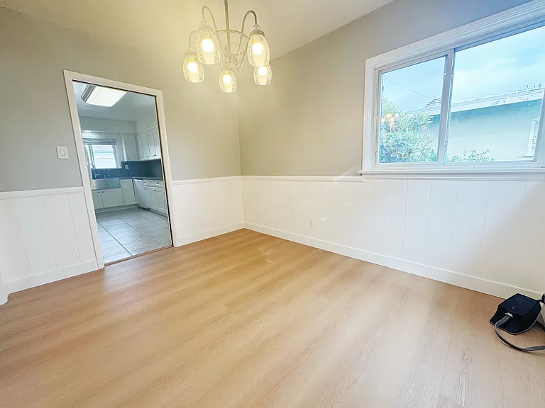 223 S Altura Rd — Photo 6
