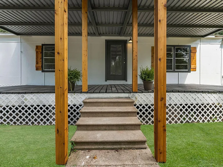 601 Dogwood Trl — Photo 44