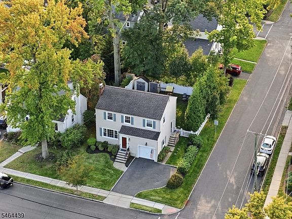 3rd image of 333 Manor Ave