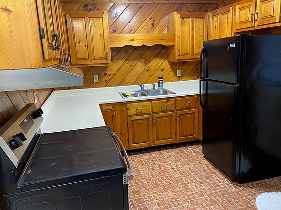 4th image of 77 Church St APT B