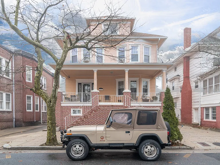 19 S Richmond Ave — Photo 4