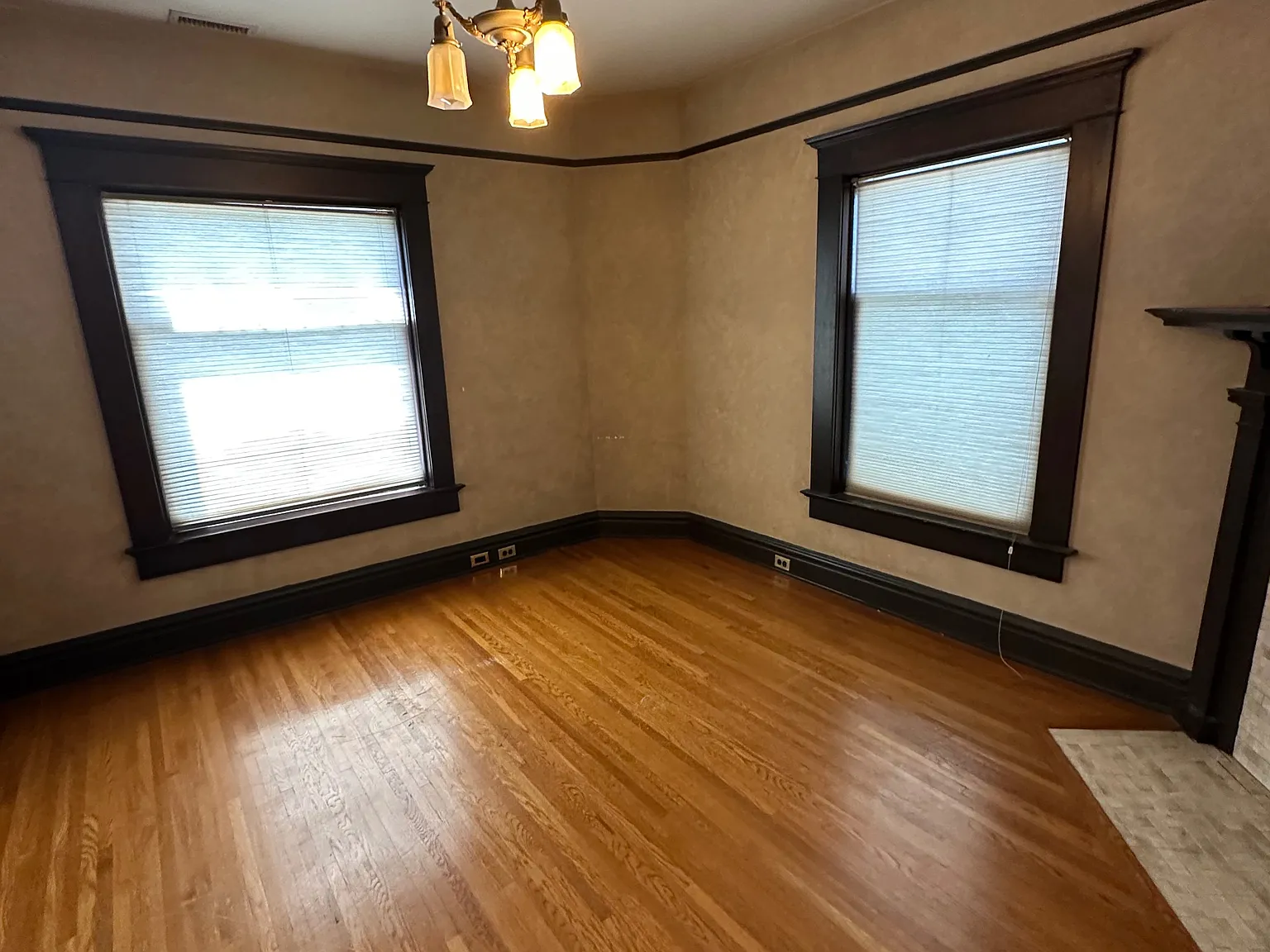 1 bed, 1087 sqft, $1,350 — Photo 4