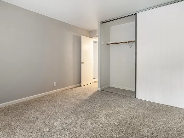 Kentwood Apartments — Photo 48