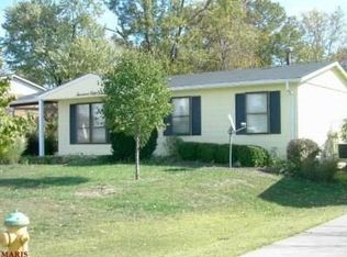 1751 Hawkins Rd, Fenton, MO 63026