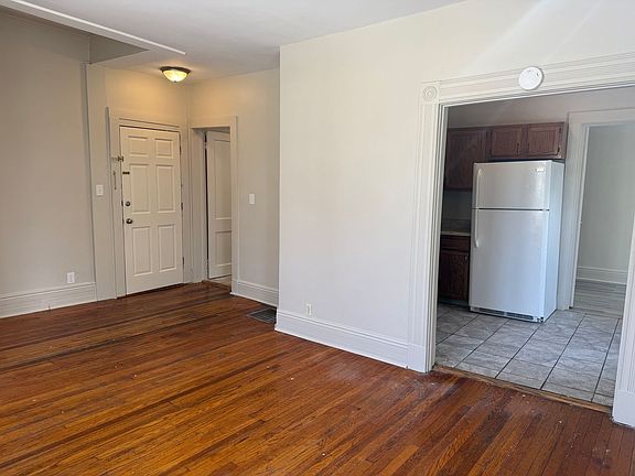 3rd image of 17 Argyle Pl APT C