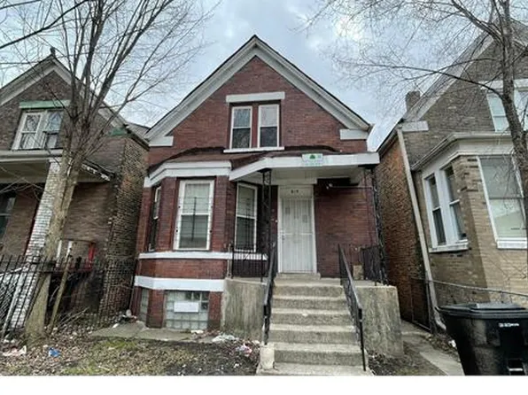 819 W 68th St, Chicago, IL 60621