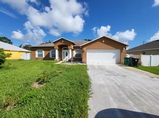 561 SE Walters Terrace, Port St Lucie, FL 34983
