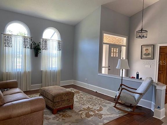 2nd image of 203 Knights Bridge Pl