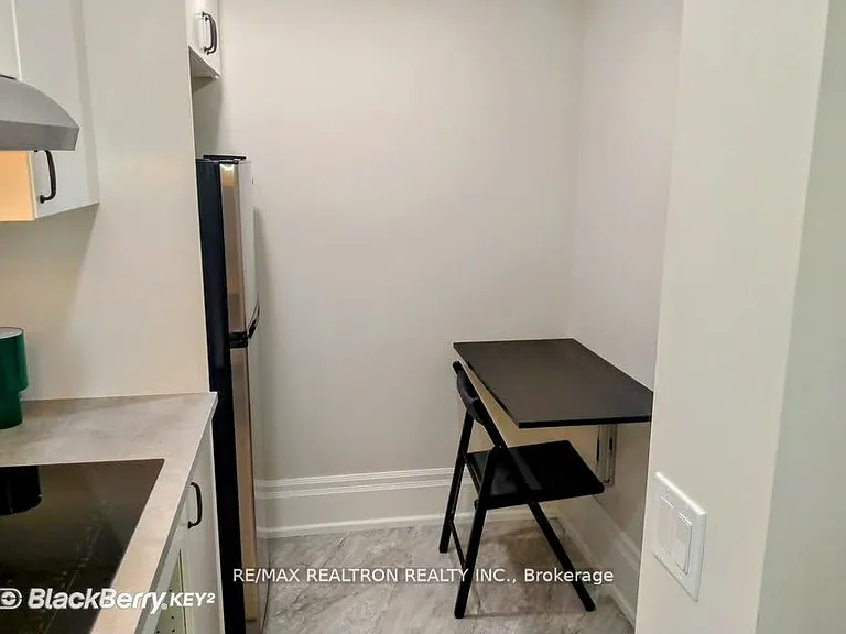 411 Concord Ave — Photo 17