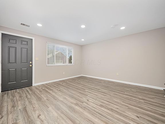 2nd image of 3287 Reis Ave