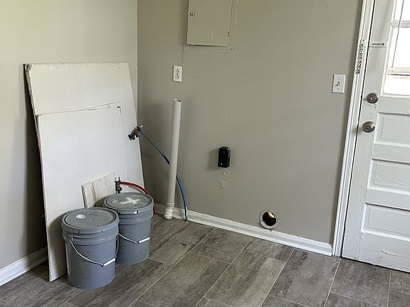 5th image of 5506 Meadowcrest Ln