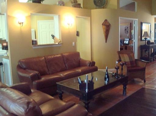 4th image of 2046 Normandy Cir