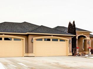 15702 S Fairview Loop, Kennewick, WA 99338