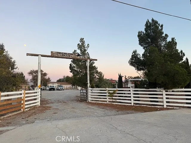 16100 Navajo Rd