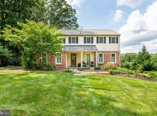 210 Fawnhill Rd, Broomall, PA 19008