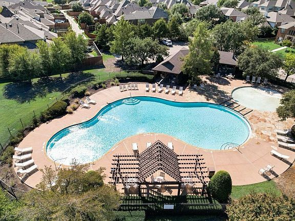 2nd image of 6212 Holly Crest Ln