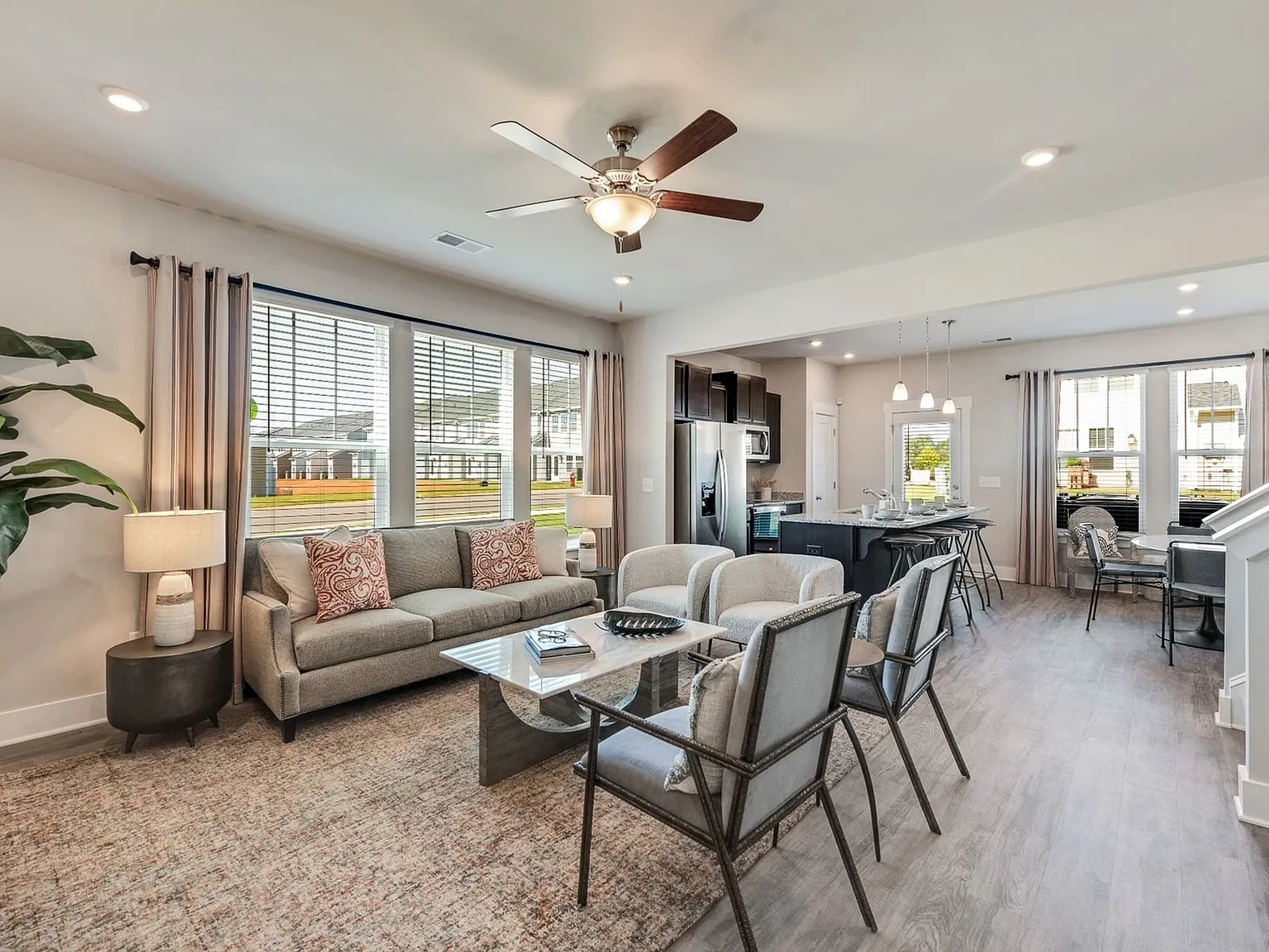 Covey Homes Addison — Photo 4