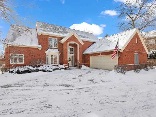 25 Regent Wood Rd, Northfield, IL 60093