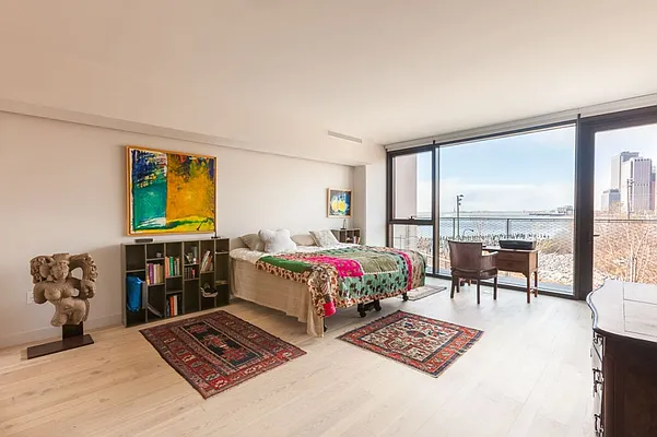 Rented by MNS | media 10