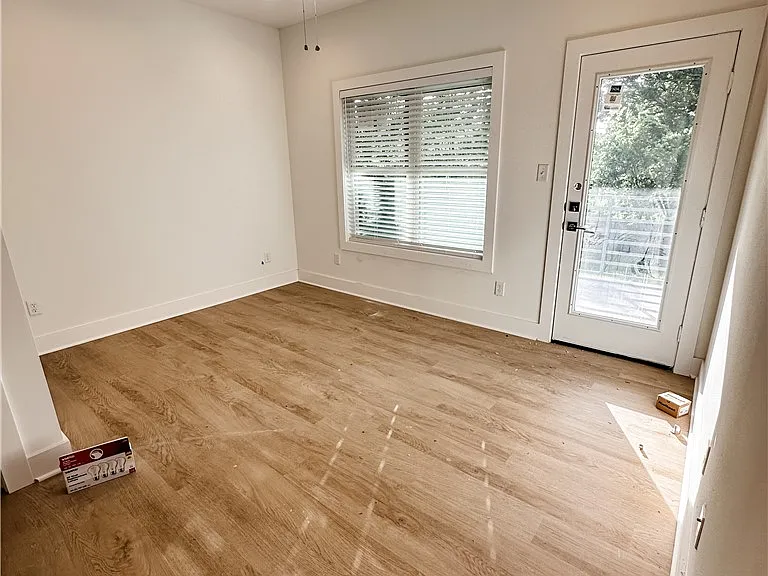 1307 Bayou Woods Dr — Photo 9