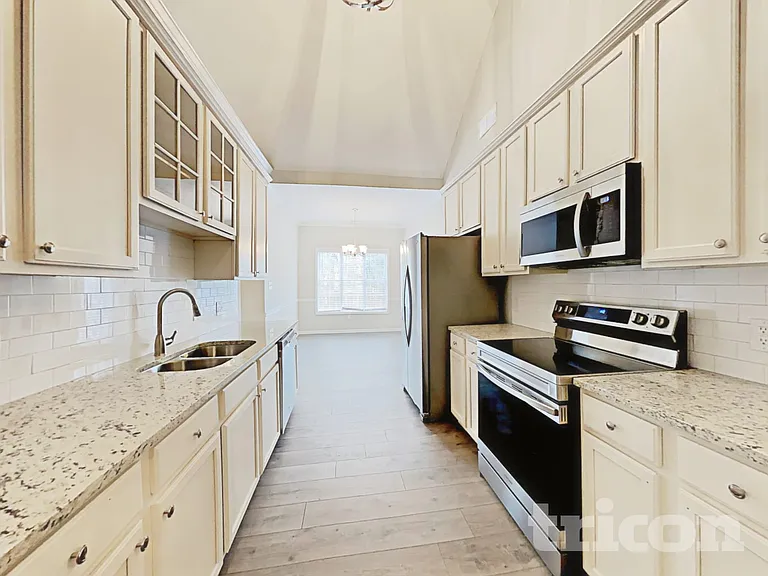 295 Wisteria Blvd — Photo 8