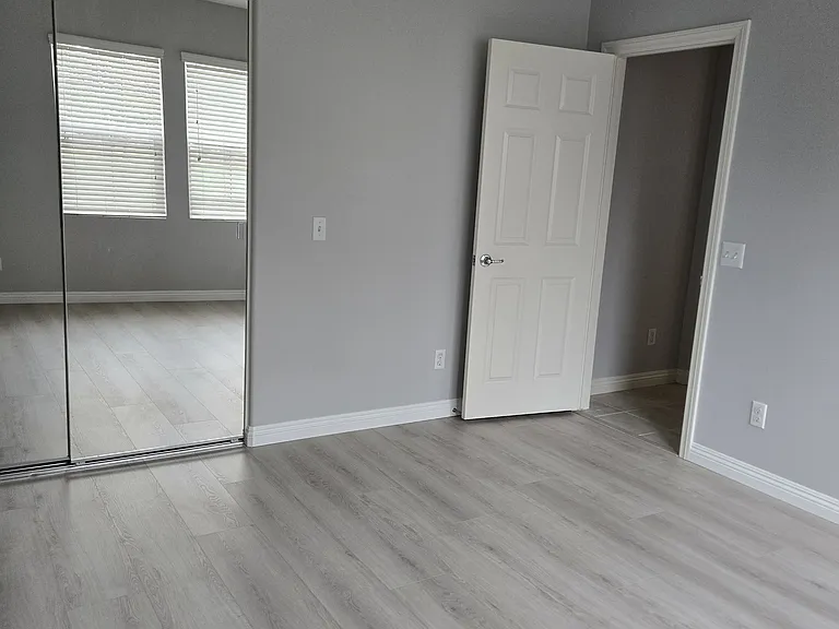 8678 Founders Grove St — Photo 7