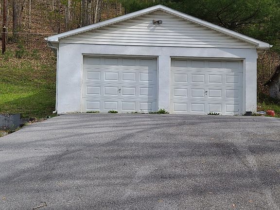 5th image of 2643 Highway 16