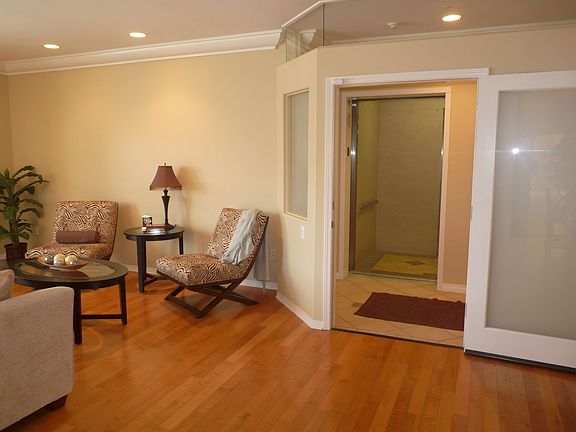 3rd image of 11737 Goshen Ave APT 201