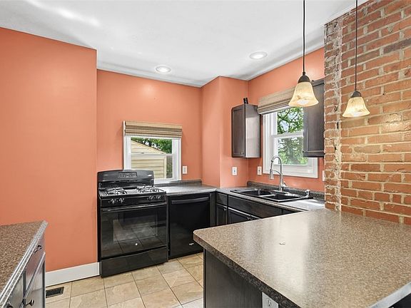 3rd image of 401 E Burgess St