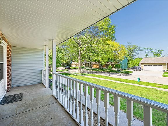 3rd image of 3005 Adirondack Dr NE