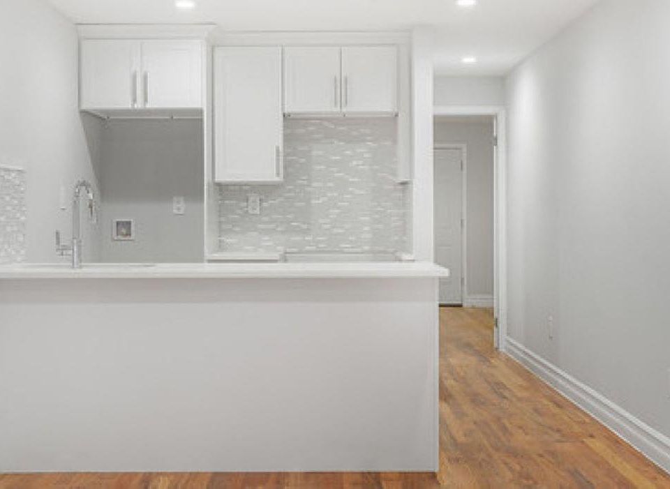 1st image of 2430 Fenton Ave #1
