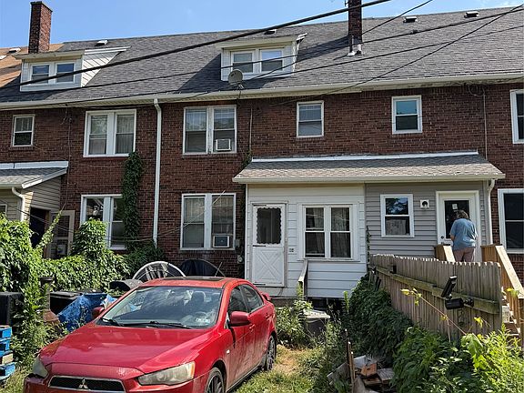 2nd image of 864 Rumsey Ave