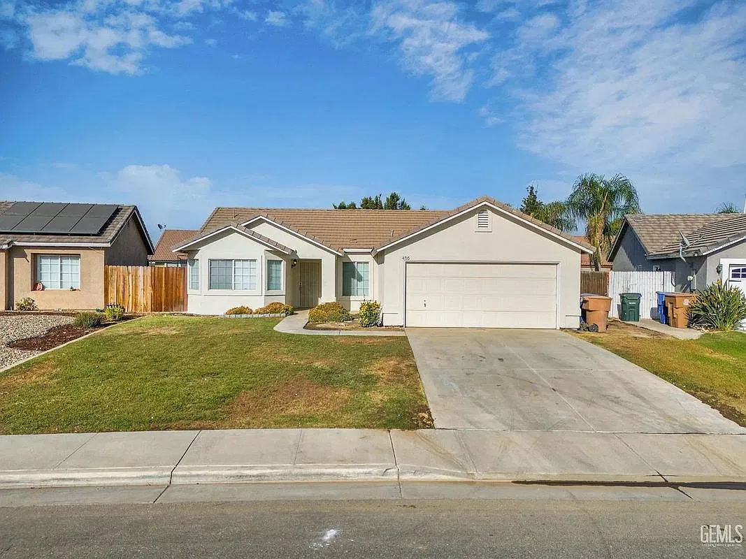 3 bed, 2.0 bath, 1302 sqft, $2,450 — Photo 1