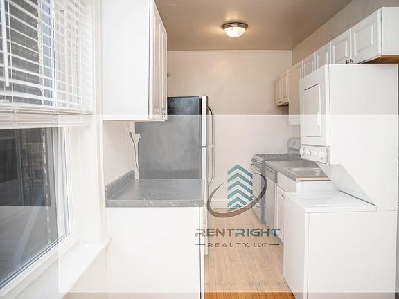 2nd image of 4216-26 N Clark St #42243